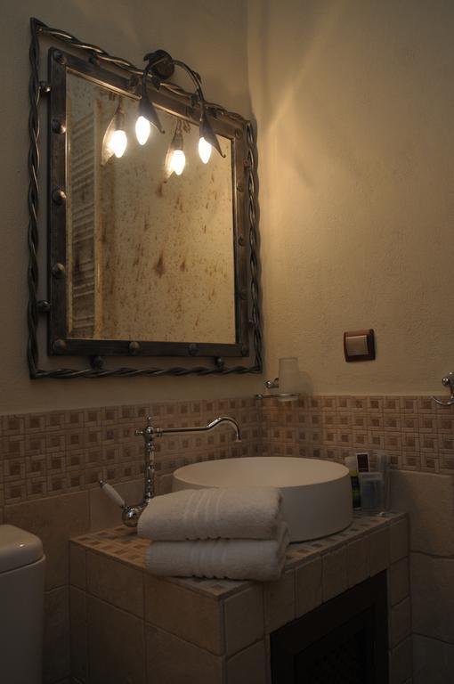 Roes Suites Loutraki  Luaran gambar