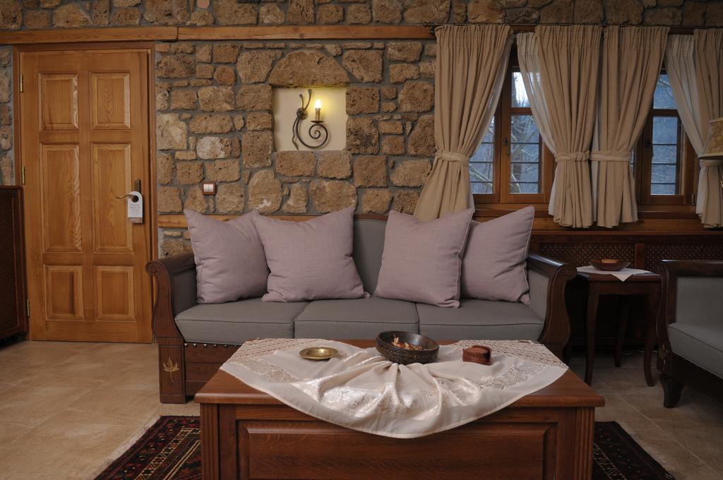 Roes Suites Loutraki  Luaran gambar