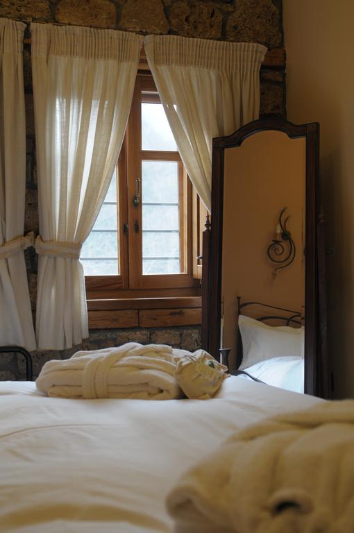 Roes Suites Loutraki  Luaran gambar