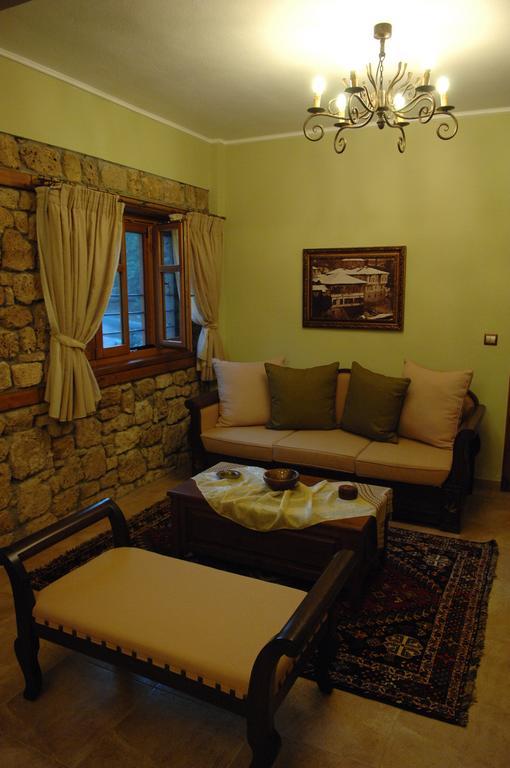 Roes Suites Loutraki  Luaran gambar