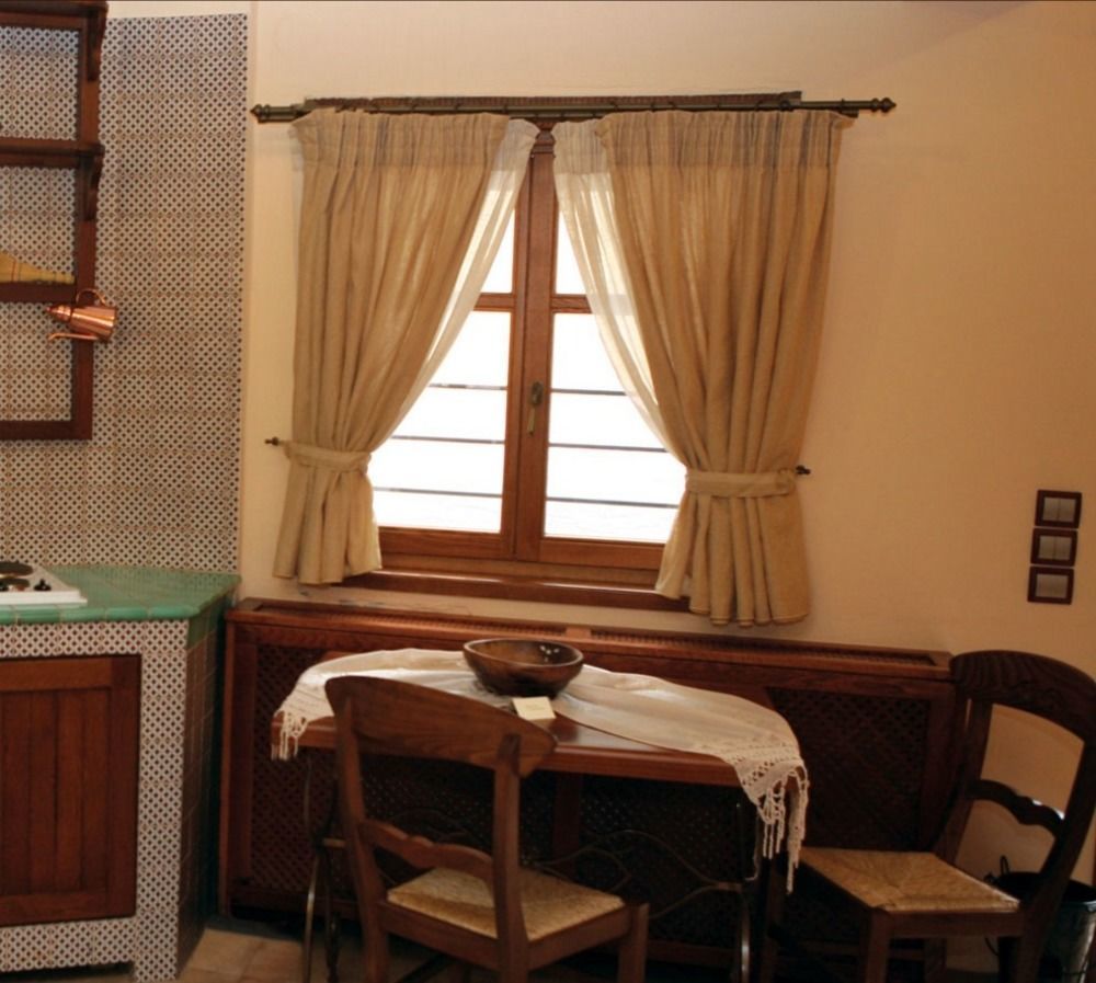 Roes Suites Loutraki  Luaran gambar
