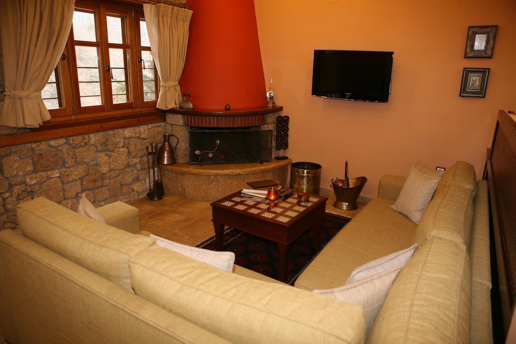 Roes Suites Loutraki  Luaran gambar