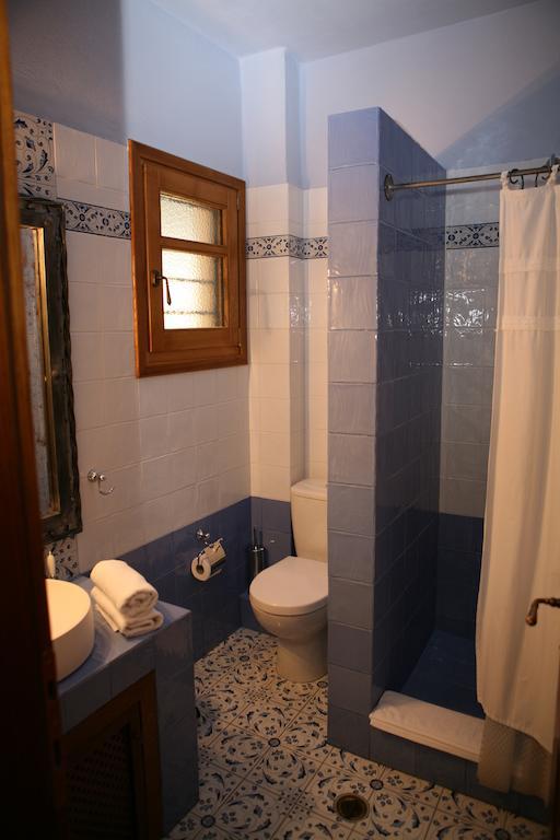 Roes Suites Loutraki  Luaran gambar