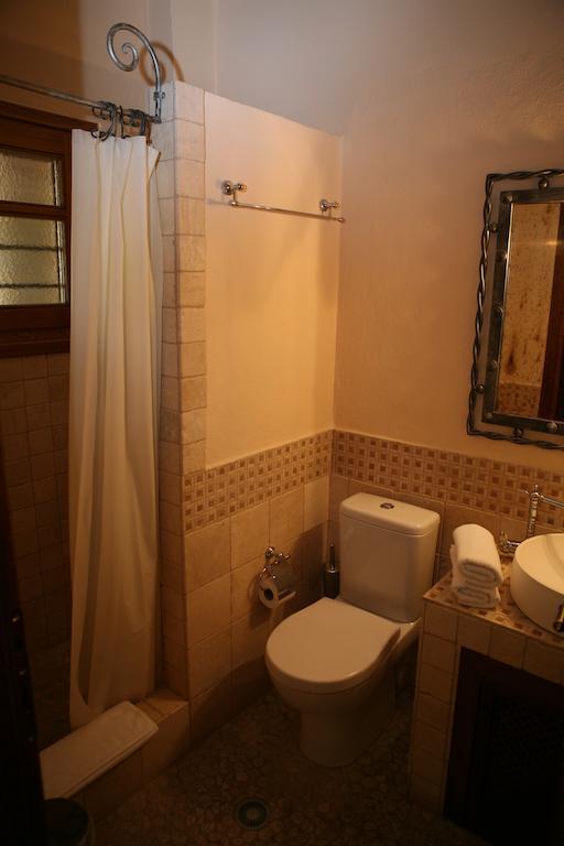 Roes Suites Loutraki  Luaran gambar